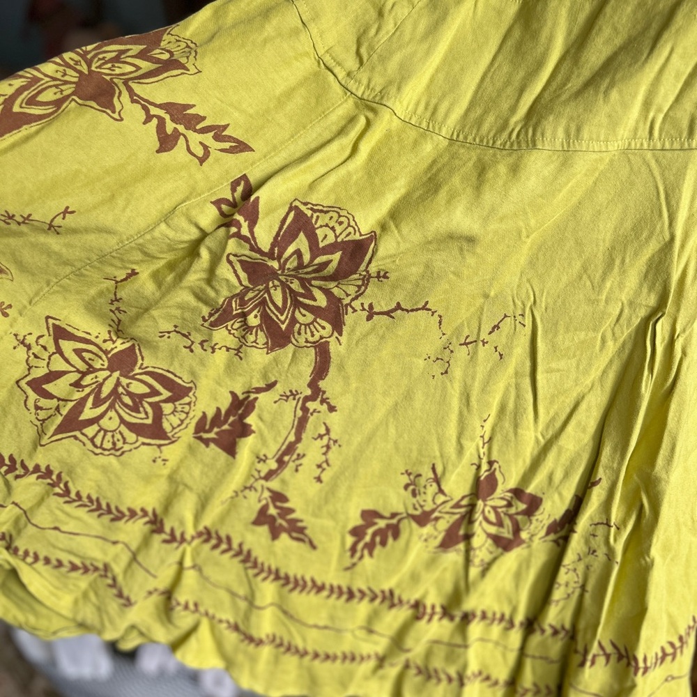 Dick & Jayne.  Los Angeles.  Green Yellow Skirt floral appliqué skirt.